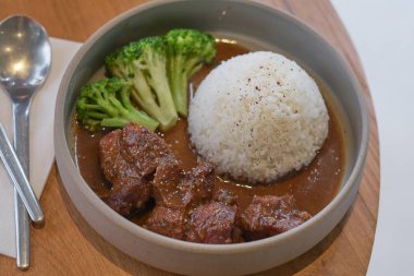 Soya sosu pirinç ile pişmiş sığır eti. Asya St pişmiş sığır eti