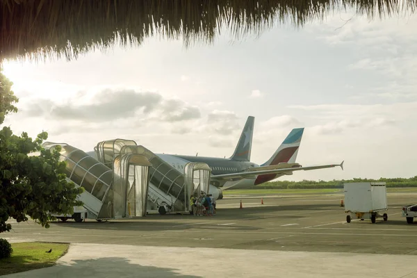 Punta Cana Dominik Cumhuriyeti Haziran 2018 Tropik Hava Alanı Uçaklar — Stok fotoğraf