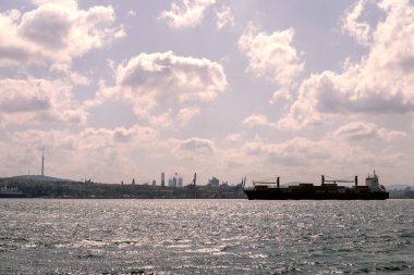 Boğaziçi Boğazı, konteyner gemisi