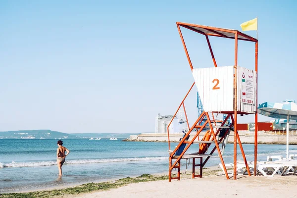 Strandwachttoren op het strand — Stockfoto