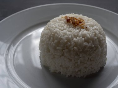 Beyaz plakalı beyaz pirinç