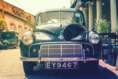 Sri Lanka Galle 4 Şubat 2019 Eski şehir sokakta Vintage araba