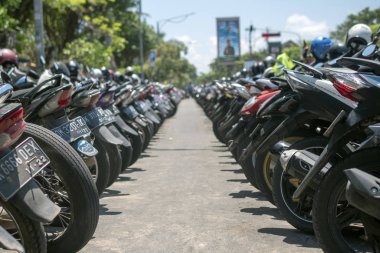 Endonezya, Denpasar, 4 Nisan 2019 Motosiklet park
