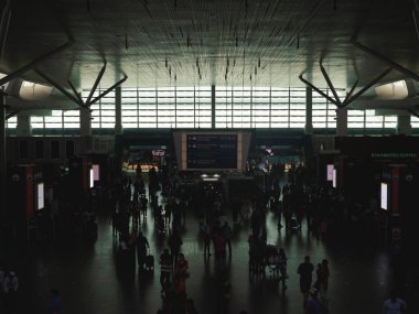 Bangkok, Tayland - 30 Ocak 2019:Don Mueang Havaalanı'nda uçuş saati işaretleri. Bangkok, Tayland.