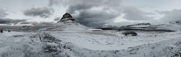 Panorama Paisagem Torno Das Famosas Montanhas Kirkjufell Islândia — Fotografia de Stock