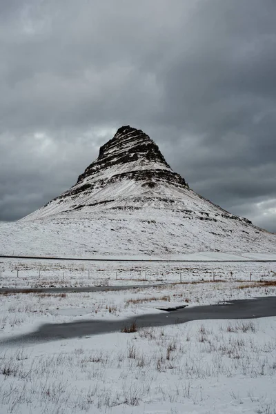 Kirkjufell Islândia Meio Inverno Com Muita Neve — Fotografia de Stock