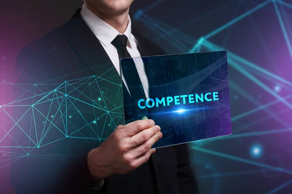 İş, Teknoloji, İnternet ve ağ konsepti. Genç işadamı geleceğin sanal ekranı üzerinde çalışıyor ve yazıyı görüyor: