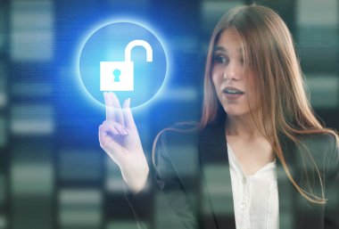 İş, teknoloji, Internet ve ağ kavramı. Genç işadamı gelecek bir sanal ekran üzerinde çalışma.