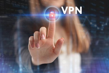 İş, teknoloji, Internet ve ağ kavramı. Geleceğin sanal bir ekranda çalışan genç bir girişimci ve yazıt görür: Vpn