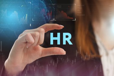 İş, teknoloji, Internet ve ağ kavramı. Geleceğin sanal bir ekranda çalışan genç bir girişimci ve yazıt görür: Hr