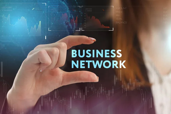 비즈니스 인터넷 네트워크의 미래의 화면에 기업가 그리고 비즈니스 네트워크 — 스톡 사진