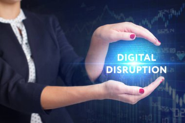 İş, teknoloji, Internet ve ağ kavramı. Geleceğin sanal bir ekranda çalışan genç bir girişimci ve yazıt görür: dijital bozulma