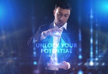 İş, teknoloji, Internet ve ağ kavramı. Geleceğin sanal bir ekranda çalışan genç bir girişimci ve yazıt görür: potansiyel Unlock