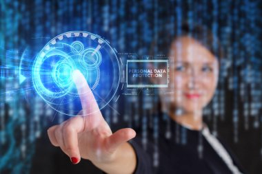 İş, teknoloji, Internet ve ağ kavramı. Geleceğin sanal bir ekranda çalışan genç bir girişimci ve yazıt görür: kişisel verilerin korunması