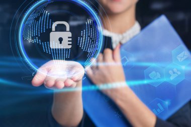 İş, Teknoloji, İnternet ve ağ konsepti. Genç işadamı geleceğin sanal ekranı üzerinde çalışıyor ve yazıyı görüyor.: 