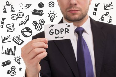 İş, teknoloji, internet ve ağ konsepti. Genç işadamı başarılı büyüme adımları üzerinde düşünüyor: GDPR