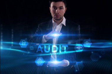 İş, Teknoloji, İnternet ve ağ konsepti. Genç işadamı geleceğin sanal ekranı üzerinde çalışıyor ve yazıyı görüyor: