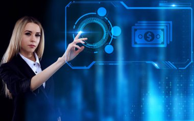 İş, Teknoloji, İnternet ve ağ konsepti. Genç işadamı geleceğin sanal ekranı üzerinde çalışıyor ve yazıyı görüyor.: 