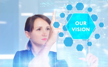 İş, Teknoloji, İnternet ve ağ konsepti. Genç işadamı geleceğin sanal ekranı üzerinde çalışıyor ve yazıyı görüyor.: 