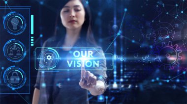 İş, Teknoloji, İnternet ve ağ konsepti. Genç işadamı geleceğin sanal ekranı üzerinde çalışıyor ve yazıyı görüyor.: 