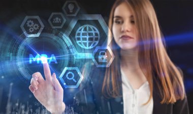 İş, Teknoloji, İnternet ve ağ konsepti. Genç işadamı geleceğin sanal ekranı üzerinde çalışıyor ve MBA yazısını görüyor.