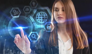 İş, Teknoloji, İnternet ve ağ konsepti. Genç işadamı geleceğin sanal ekranı üzerinde çalışıyor ve yazıyı görüyor: