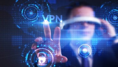 İş, teknoloji, internet ve ağ konsepti. Genç işadamı başarılı büyüme adımları üzerinde düşünüyor: VPN