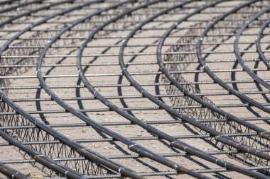 Betonarme çelik Rebars. Çelik closeup rebars. Rebars inşaat sitesinde geometrik hizalamasını