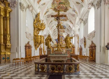 Stams, Avusturya (4 Ağustos 2019) - Stams Abbey'deki Our Lady Bazilikası'nın iç görünümü, Tirol'de barok sanatın güzel örneği