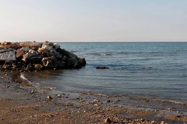 Kıyıdan deniz manzarası