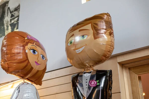 düğün balonu. balonlar gelin ve damat