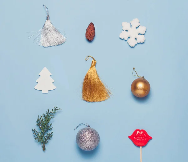 Puesta Plana Navidad Grupo Objetos Relacionados Con Navidad Mesa Azul —  Fotos de Stock