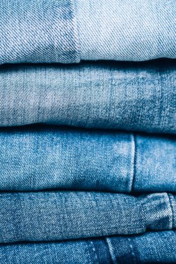 Masanın üzerinde kot yığını. Sıfır vaste kavramı