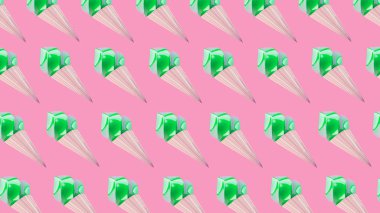 Yaşayan mercan arka plan üzerinde Mavi dondurma waffle konisi.