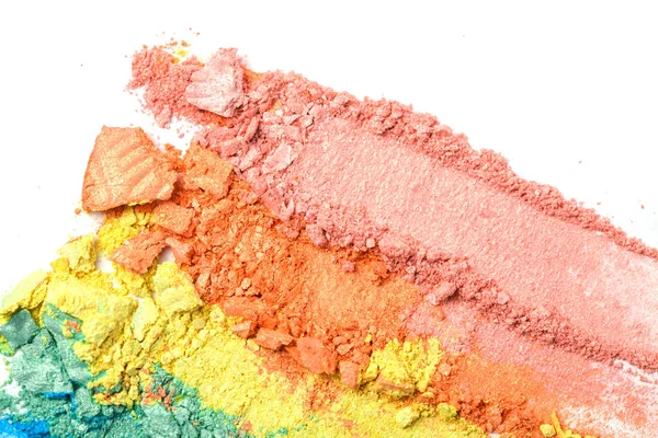 Um esfregaço de sombra colorido arco-íris quebrado, compõem paleta isolada em um fundo branco . — Fotografia de Stock