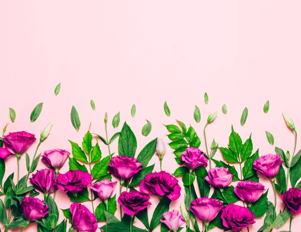 Flor rosa Lisianthus patrón de flores sobre fondo blanco . —  Fotos de Stock