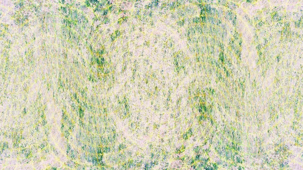 Eski boyanın dokusu ve alçı çatlakları arka planda.