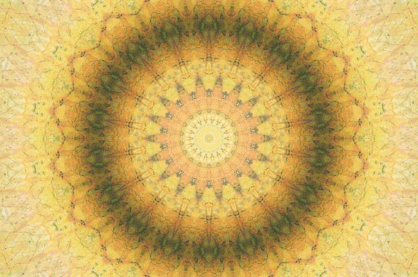 Eski boyanın dokusu ve alçı çatlakları arka planda.