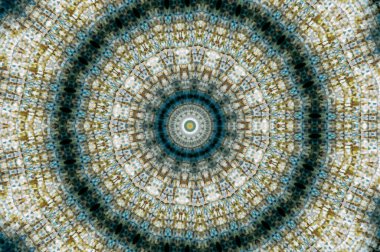 Eski boyanın dokusu ve alçı çatlakları arka planda.