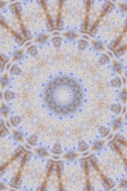 Eski boyanın dokusu ve alçı çatlakları arka planda.