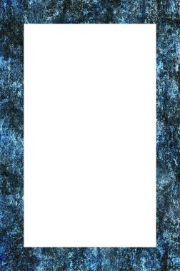 Eski boyanın dokusu ve alçı çatlakları arka planda.