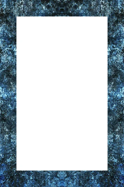 Eski boyanın dokusu ve alçı çatlakları arka planda.