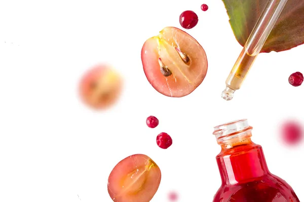 Organik bio kozmetik bitkisel maddeler ile. Alanı, düz yatıyordu Anlaşıldı, yukarıdan görüntüleyin. Özü, üzüm çekirdeği yağı şişe