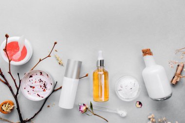 Organik bio kozmetik bitkisel maddeler ile. Amber, doğal özü altın. Yağlar serum .handmade