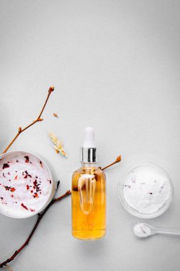 Organik bio kozmetik bitkisel maddeler ile. Amber, doğal özü altın. Yağlar serum .handmade