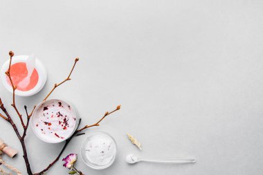 Organik kozmetik sebze el yapımı malzemeler ile. Spa, evde bakım: maske, peeling, bodur. Yoğun beslenme.