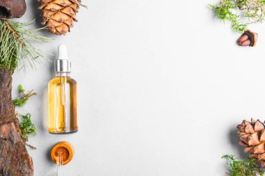 Homeopatik yağlar, bağırsak sağlığı doğal kozmetik, hafif bir arka plan üzerinde cilt bakımı için yağlar için diyet takviyeleri.