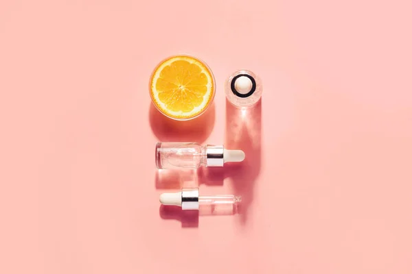 Serum with vitamin C, concept design. Beauty therapy, body care. Flat lay. — Stock Photo, Image