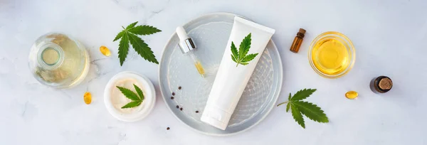 Cosmetics CBD oil. Cosmetic Products with cannabis Oil, tincture Flat lay — Stock Photo, Image