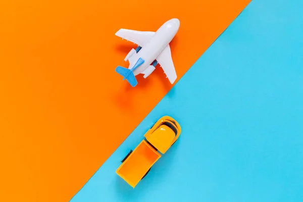 Flugzeug Und Lkw Für Eine Schnelle Lieferung Logistisches Transport Und — Stockfoto